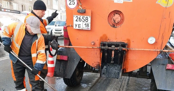 Ижевские дорожники начали устранять аварийные дефекты на автомагистралях