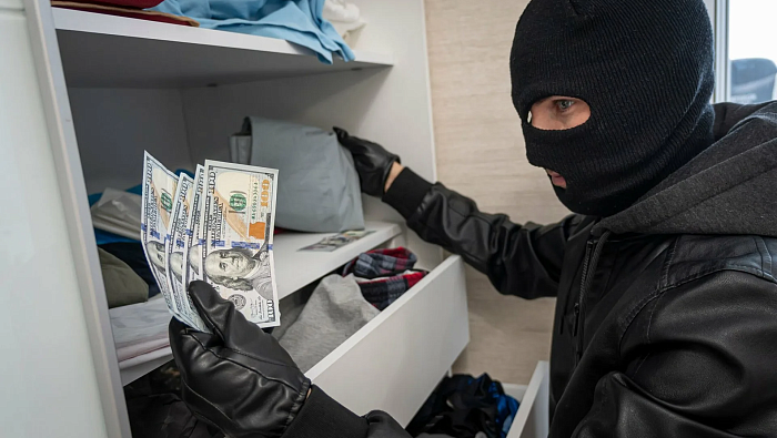 Житель Ижевска подозревается в квартирной краже